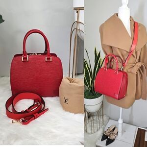🔥😍 Beautiful Condition 🔥 😍 Authentic Louis Vuitton Red Epi
